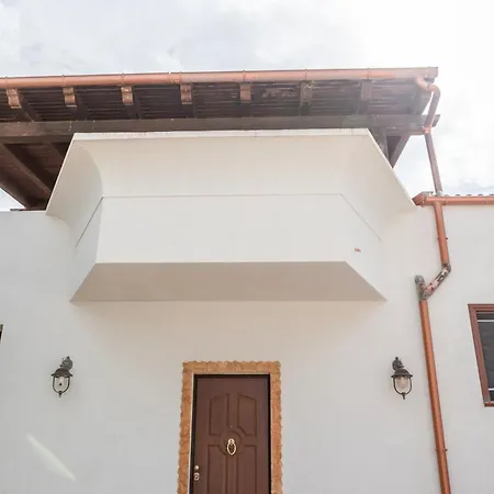 La Perla Con Piscina Villa