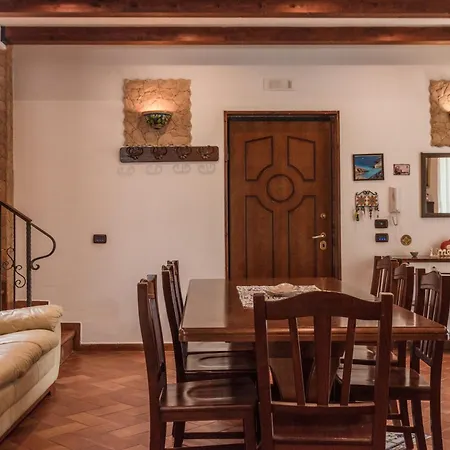 Villa La Perla Con Piscina