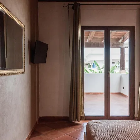 Villa La Perla Con Piscina *